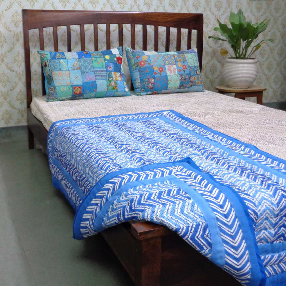 Hand Block Printed Baby Quilt – 100x140 cm Jaipur Razai | Chevron Blue 107041